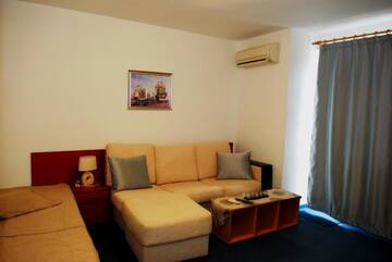 Фото номера Апартаменты с 2 спальнями Гостевой дом Guest House Markovi г. Равда 11