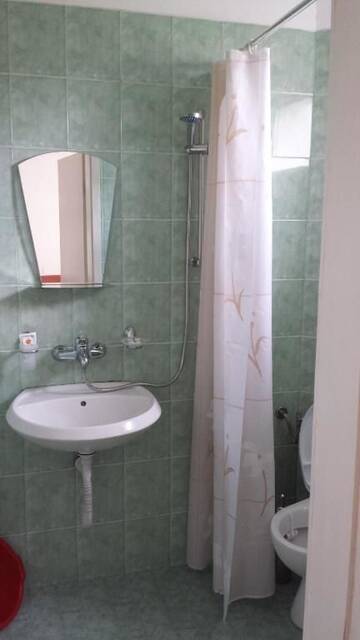 Фото номера Трехместный номер с собственной ванной комнатой Гостевой дом Guest House Markovi г. Равда 7
