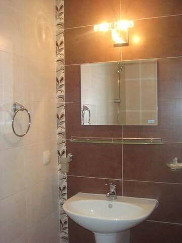 Фото номера Трехместный номер с балконом (2 взрослых + 1 ребенок) Отель Ivatea Family Hotel г. Равда 11