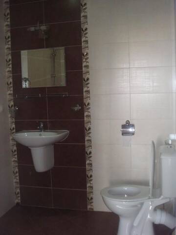 Фото номера Трехместный номер с балконом (2 взрослых + 1 ребенок) Отель Ivatea Family Hotel г. Равда 19