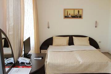 Фото номера Четырехместный номер Отель Vlasta Family Hotel г. Равда 2
