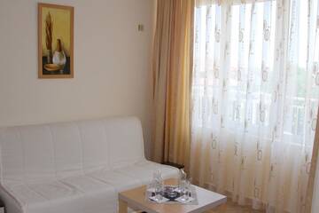 Фото номера Четырехместный номер Отель Vlasta Family Hotel г. Равда 3