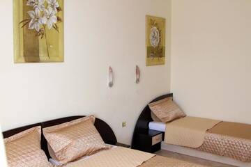 Фото номера Трехместный номер Отель Vlasta Family Hotel г. Равда 5