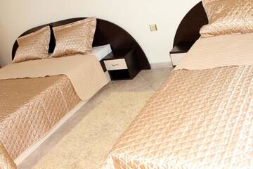 Фото номера Трехместный номер Отель Vlasta Family Hotel г. Равда 3
