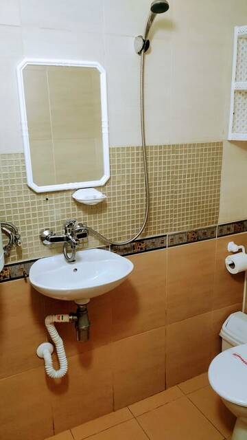 Фото номера Трехместный номер с террасой Гостевой дом Dracena Guesthouse г. Равда 4