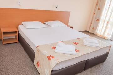 Фото номера Одноместный номер с балконом Отель Hotel Eva г. Равда 15