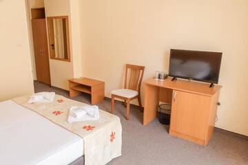 Фото номера Одноместный номер с балконом Отель Hotel Eva г. Равда 22