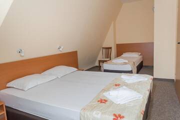 Фото номера Семейный номер-студио Отель Hotel Eva г. Равда 4