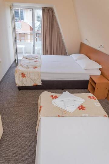 Фото номера Семейный номер-студио Отель Hotel Eva г. Равда 3