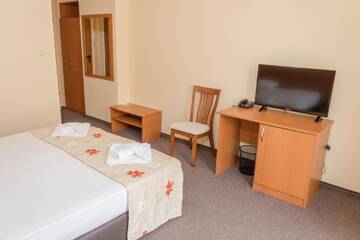Фото номера Одноместный номер с балконом Отель Hotel Eva г. Равда 9