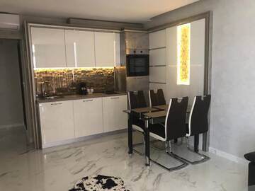Фото номера Апартаменты Делюкс с видом на море Апарт-отели Apartcomplex Golden Bay г. Равда 2