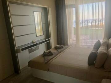 Фото номера Апартаменты Делюкс с видом на море Апарт-отели Apartcomplex Golden Bay г. Равда 7