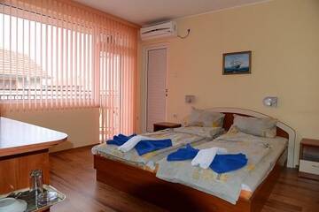 Фото номера Двухместный номер с балконом Гостевой дом Guest house Napoli г. Равда 9