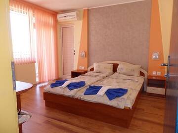 Фото номера Двухместный номер с балконом Гостевой дом Guest house Napoli г. Равда 5