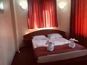 Фото номера Двухместный номер с 1 кроватью или 2 отдельными кроватями Отель Family Hotel Deja Vu г. Равда 12