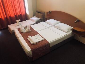 Фото номера Трехместный номер Отель Family Hotel Deja Vu г. Равда 3