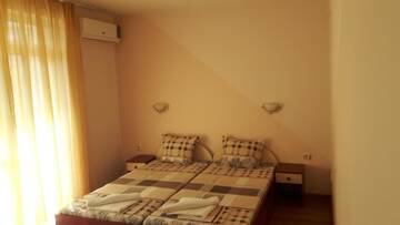 Фото номера Двухместный номер с 1 кроватью Отель Guesthouse Iceberg г. Равда 7