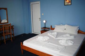 Фото номера Трехместный номер Гостевой дом Zoya Guest House г. Равда 16