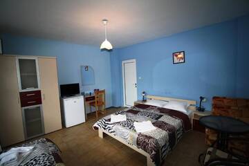 Фото номера Трехместный номер Гостевой дом Zoya Guest House г. Равда 28